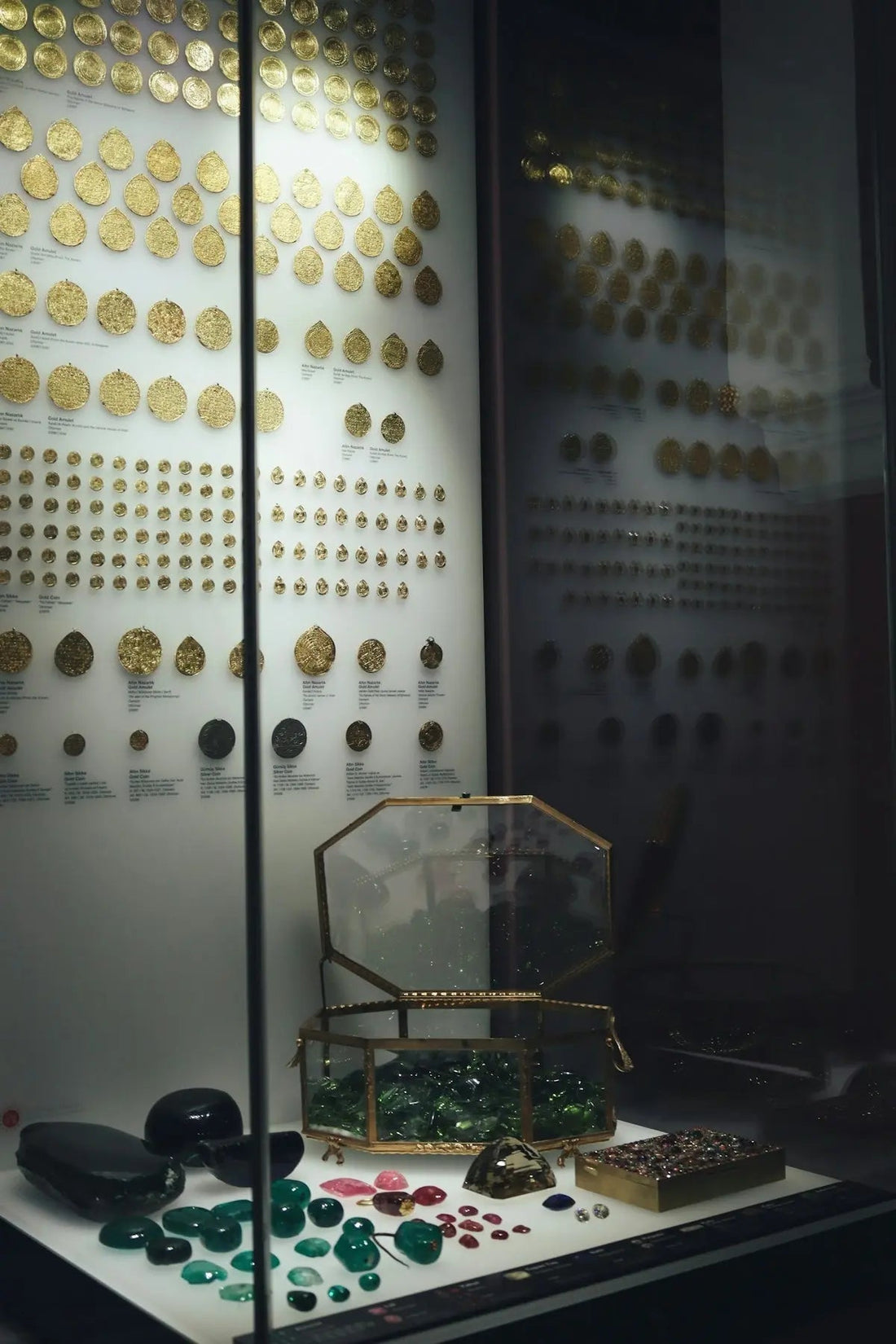 A Guide to Understanding the Importance of Loving Embrace Pendants in Cremation Jewellery and Memorials for Funeral Homes - PREMIUM URNS