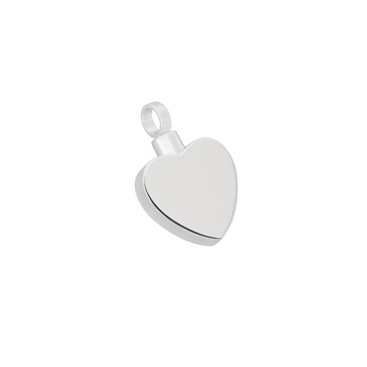 925 silver heart pendant with flat design, ideal for engraving. Elegant and minimalistic keepsake jewelry with a polished finish.